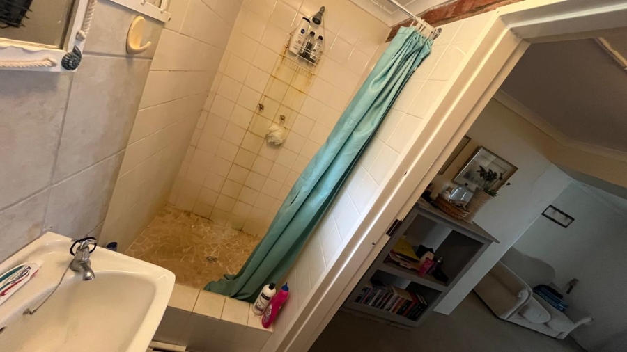 6 Bedroom Property for Sale in Oyster Bay Eastern Cape